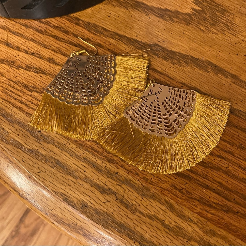 Fan Fringe Earrings Mustard Yellow Gold NEW - Picture 2 of 5